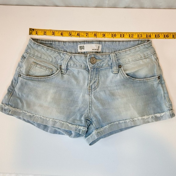 Final Price Y2K Light Denim Booty Shorts size 5 Malibu - Picture 1 of 5
